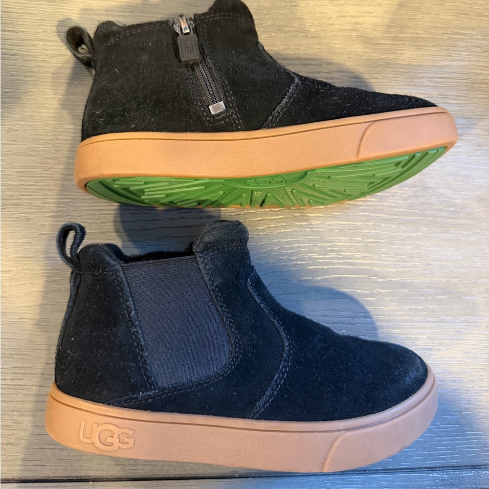 UGG Kids Black Suede Boots with Tan Soles - Picture 4 of 8
